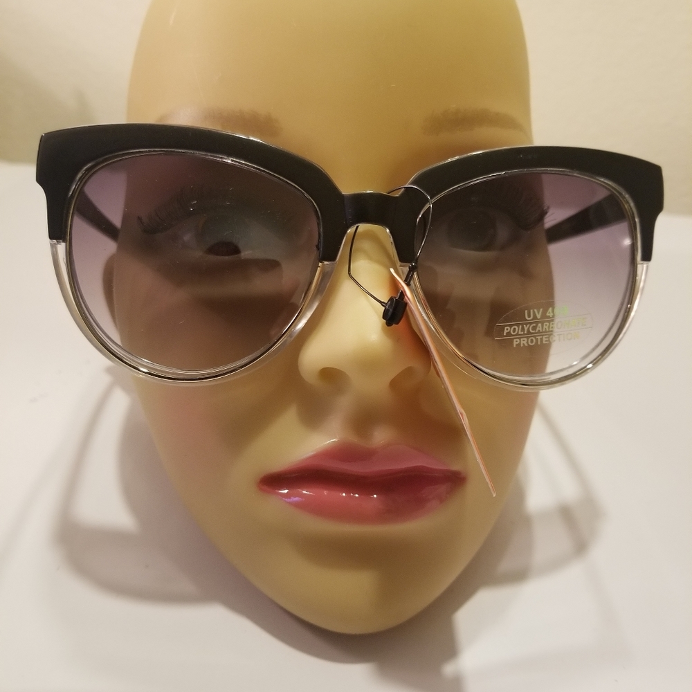 CLASSY SUNGLASSES NWT